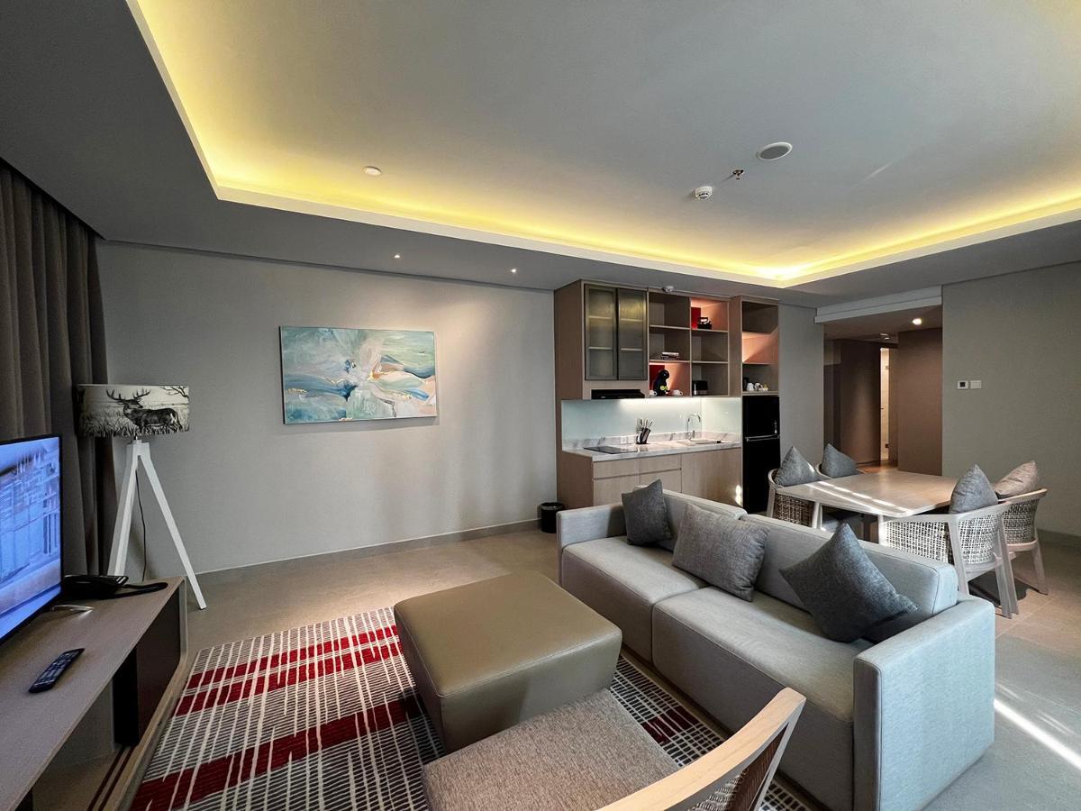 Ra Suites Simatupang Jakarta Exteriör bild