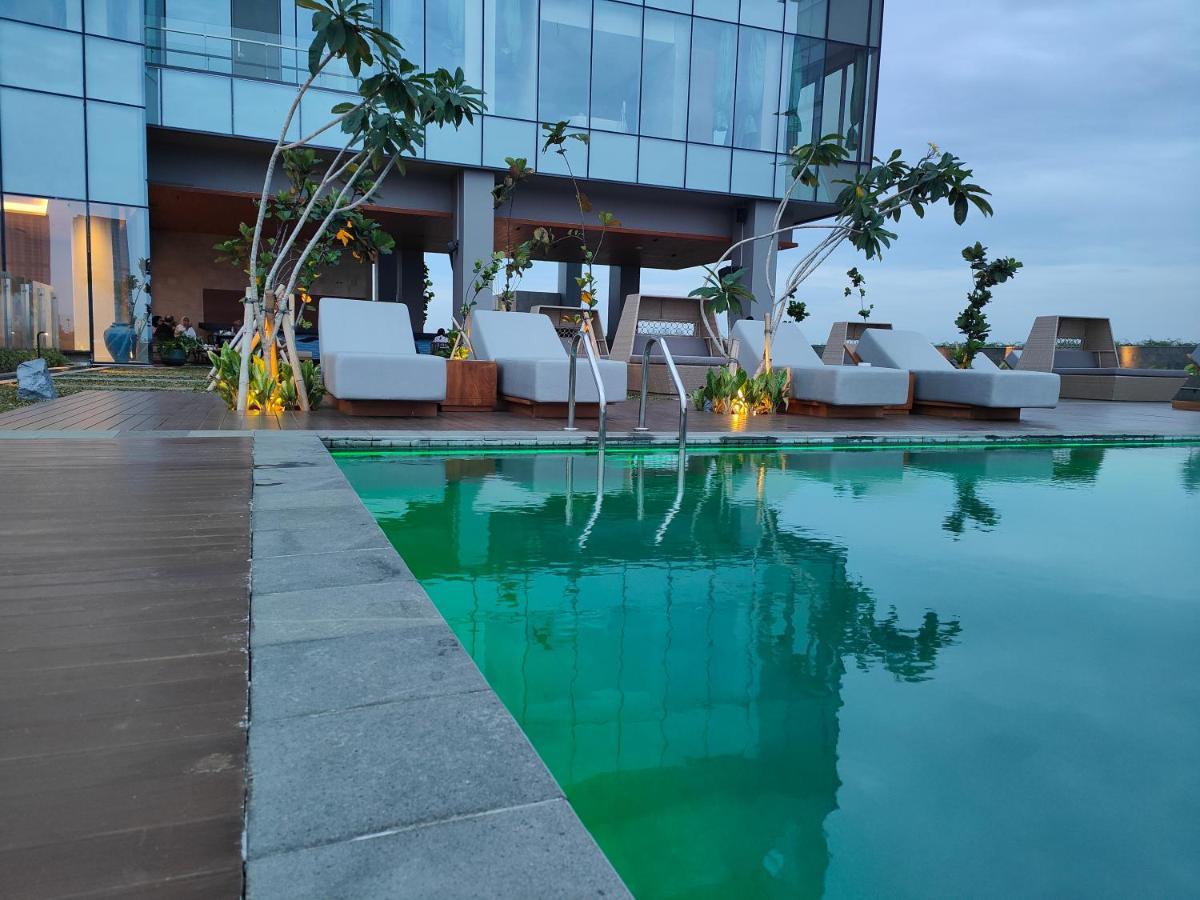 Ra Suites Simatupang Jakarta Exteriör bild