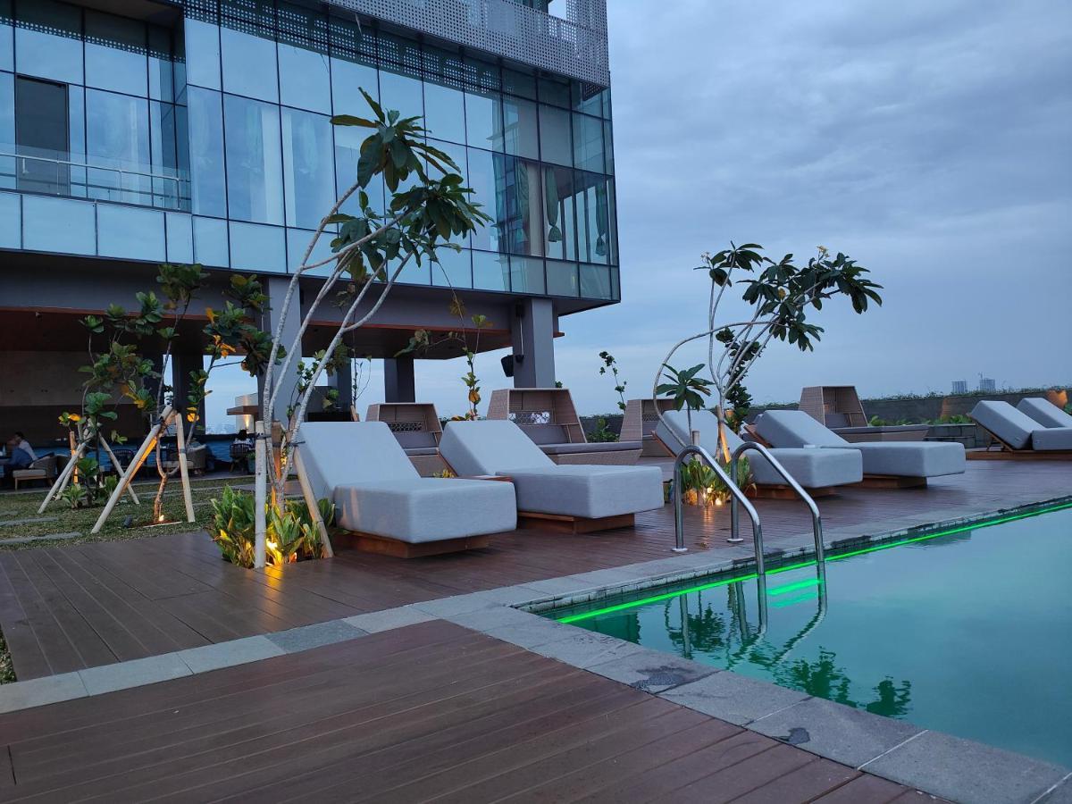 Ra Suites Simatupang Jakarta Exteriör bild