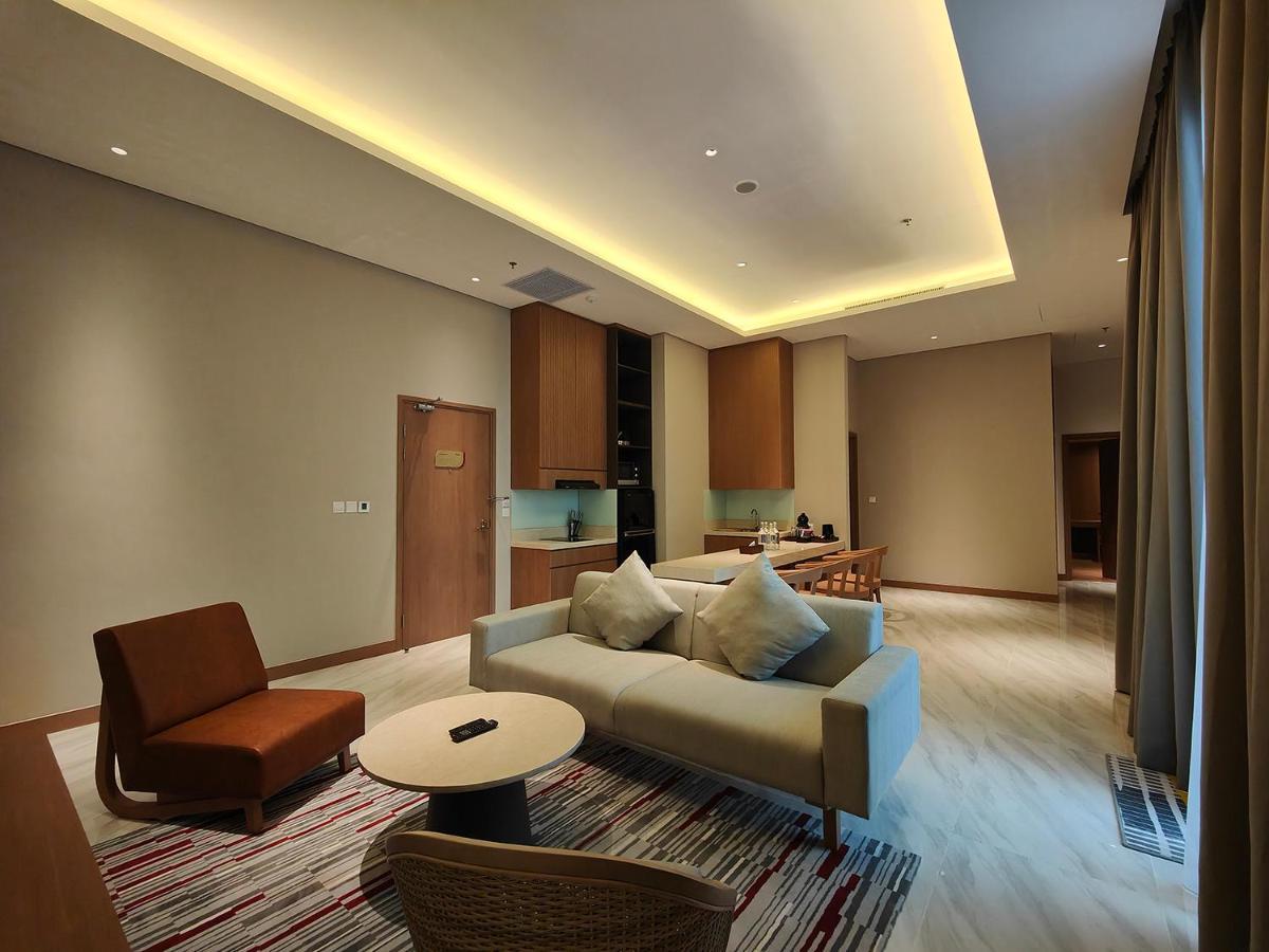 Ra Suites Simatupang Jakarta Exteriör bild