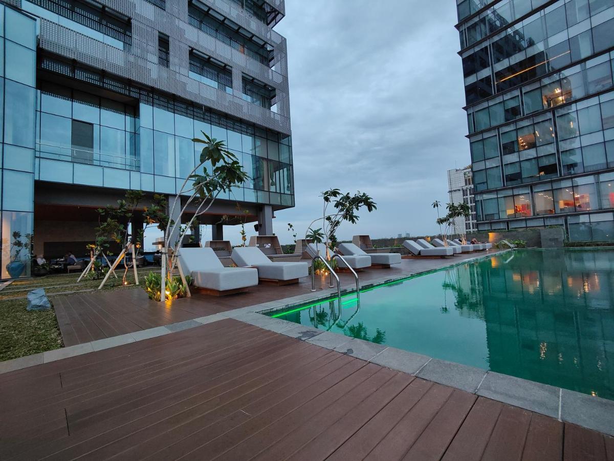 Ra Suites Simatupang Jakarta Exteriör bild